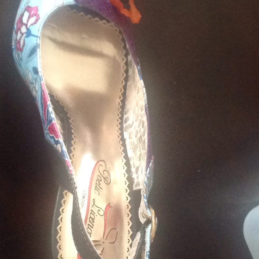 Poetic Licence Pumps - Picture 3 of 3